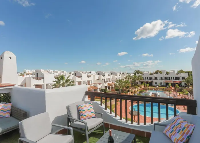 Casa Flores - Rooftop Sunset Terrace Apt, Pool View Near Beaches